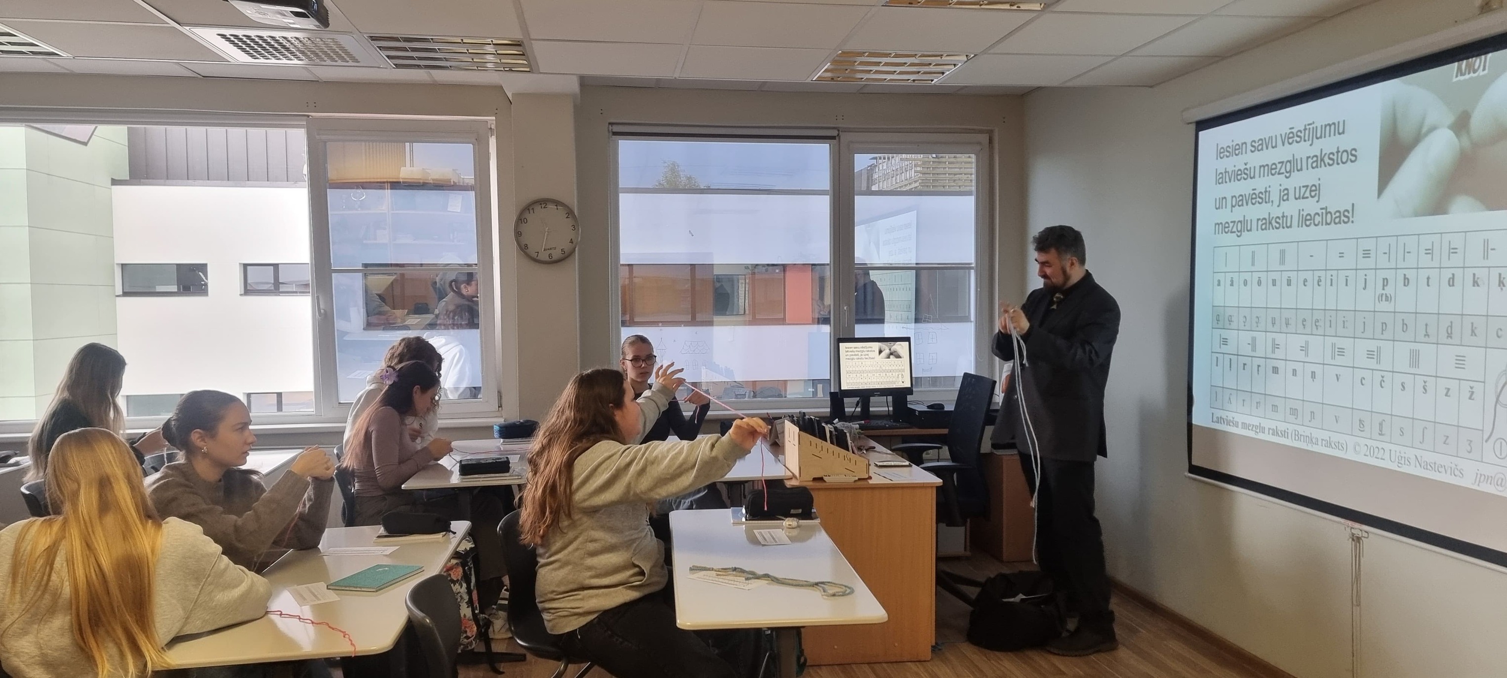 Apgūstam latviešu mezglu rakstus