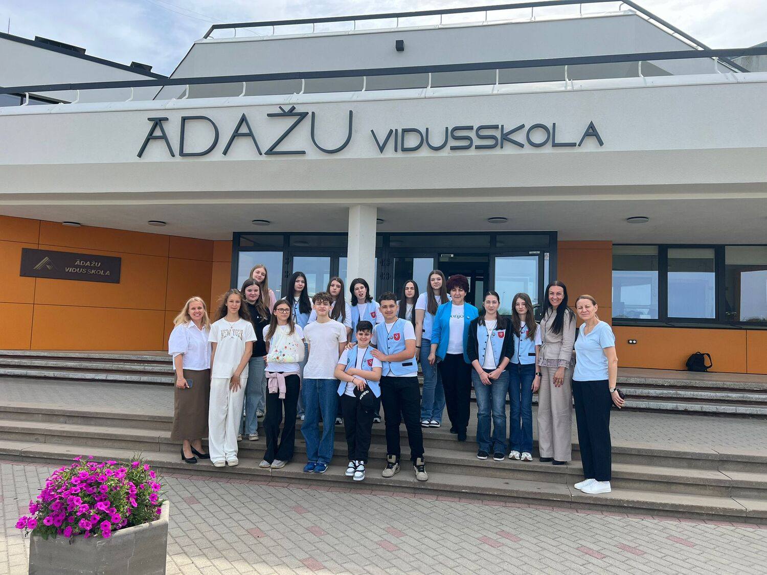 Rumāņu skolēni Ādažu vidusskolā